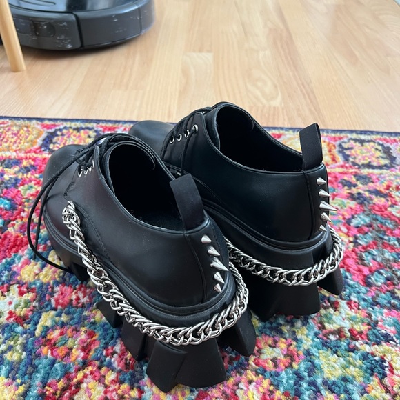 NEW Dolls Kill creepers size 8 with chains and spikes by Lamoda - Picture 4 of 4